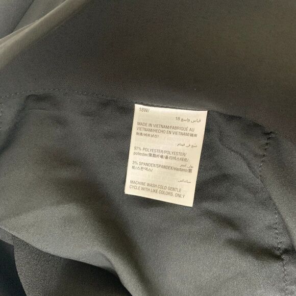 3/$35 Alfani Womens Plus Bermuda Pleated Wide Leg Shorts 18W Black - Picture 9 of 14